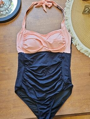 Women's Two-Tone One-Piece Swimsuit with Halter Tie